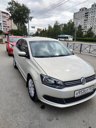 Volkswagen Polo 2011 года 1,6 АТ.